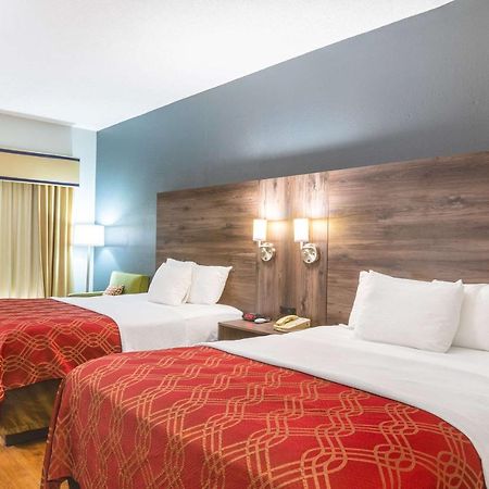 Royal Palms Inn Stockbridge Buitenkant foto