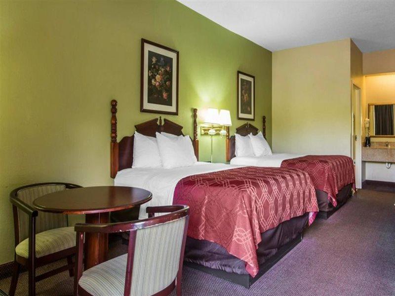 Royal Palms Inn Stockbridge Buitenkant foto