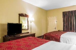 Royal Palms Inn Stockbridge Buitenkant foto