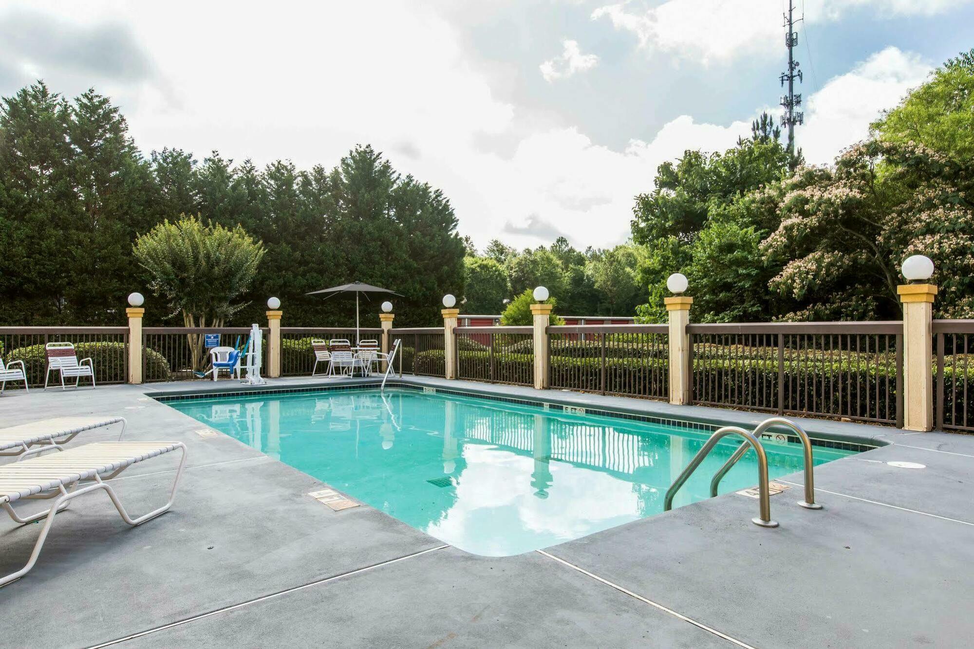 Royal Palms Inn Stockbridge Buitenkant foto